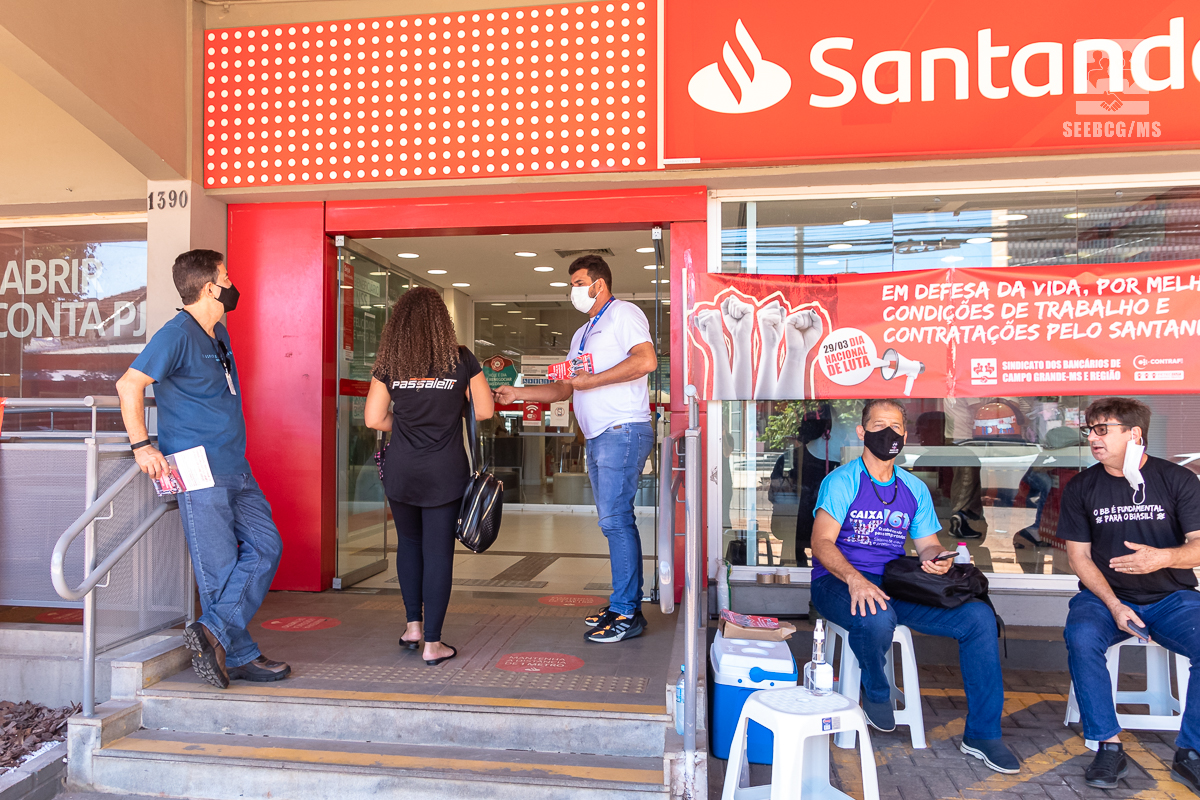 Sindicato dos Bancários de Cascavel - Movimento sindical cobra do Santander  abono das horas não trabalhadas durante os jogos do Brasil na Copa do Mundo