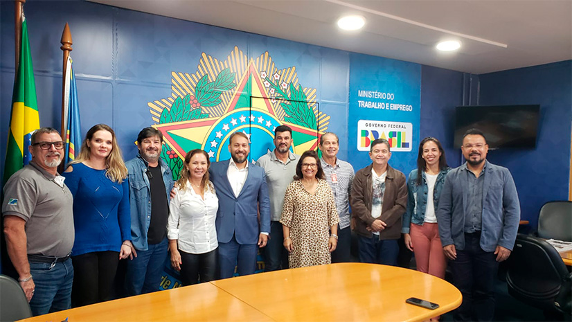 Diretores do SEEBCG-MS reunidos com o superintendente Alexandre Cantero