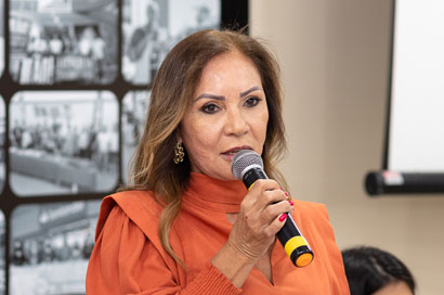 Presidenta do SEEBCG-MS, Neide Rodrigues 