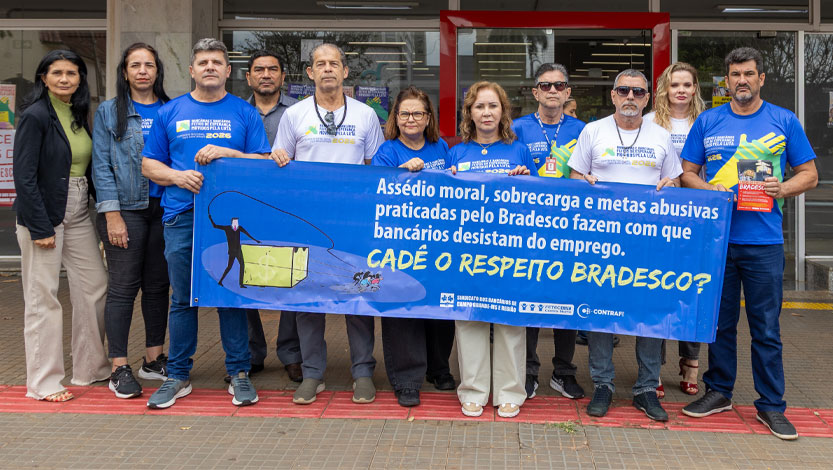 Sindicato realiza protesto na agência do Bradesco da Barão contra demissões e fechamento de unidades